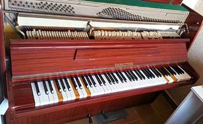 Piano Vertical Fuchs & Mohr  de Madrid a Asturias